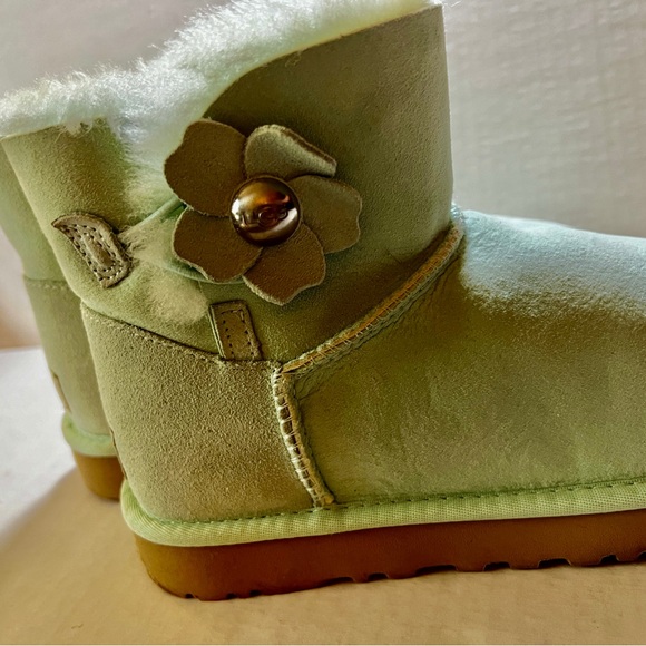 New Mint UGG Boots FREE SHIPPING - Picture 10 of 13
